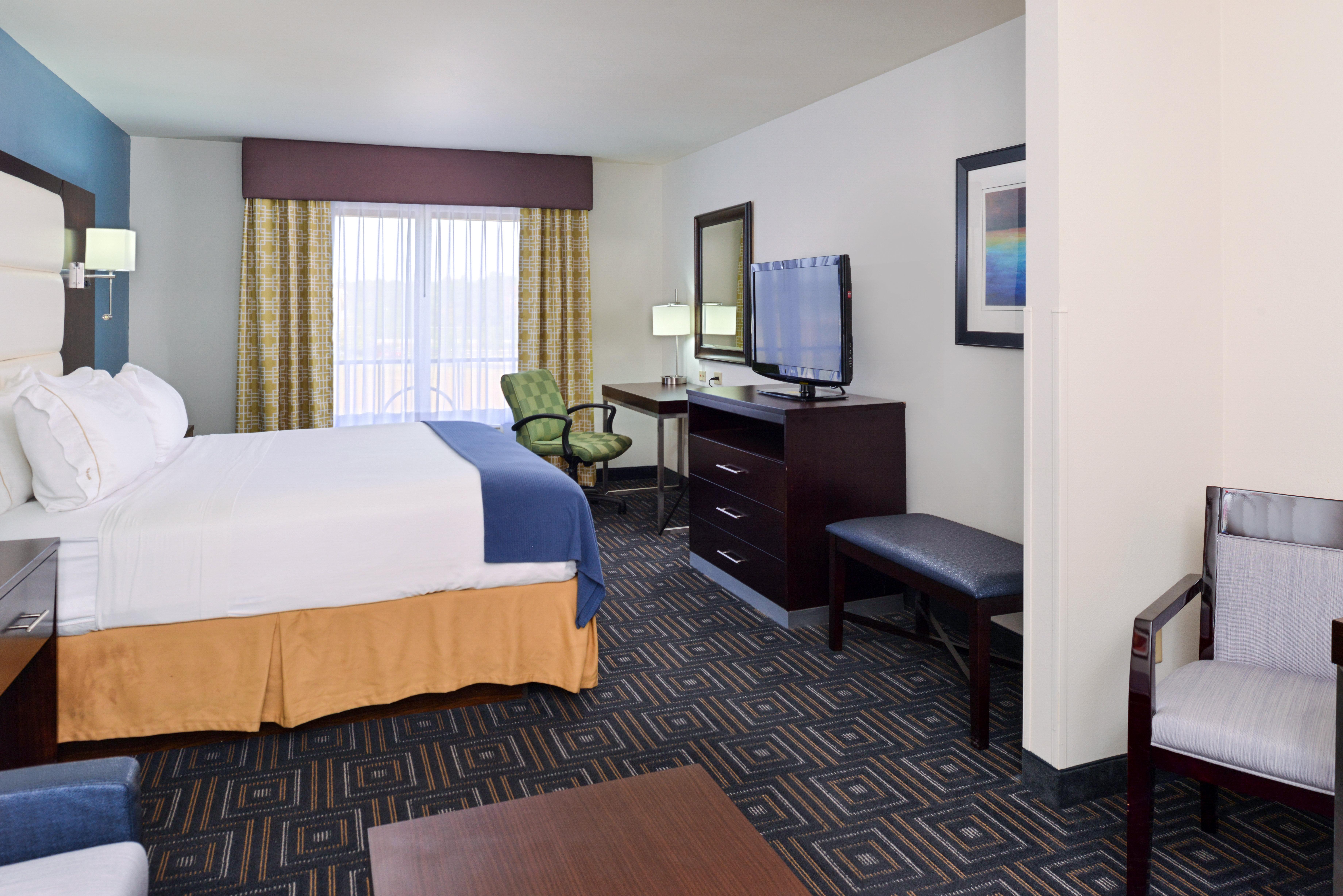 Baymont By Wyndham Bessemer Exterior photo