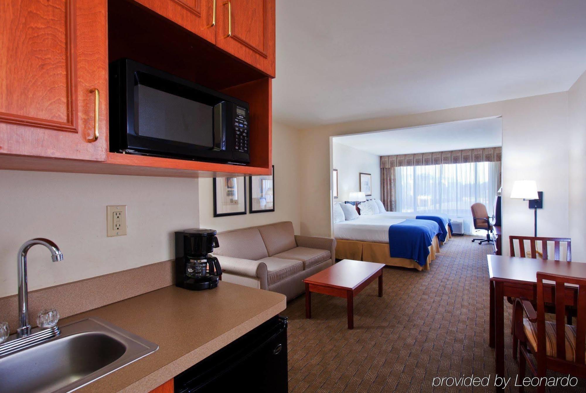 Baymont By Wyndham Bessemer Exterior photo